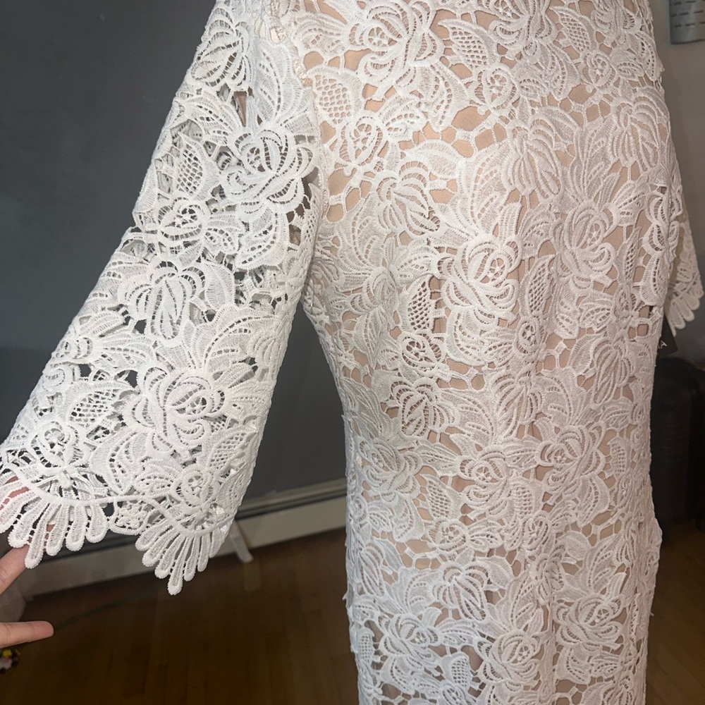 Lace dress! - Picture 3 of 6